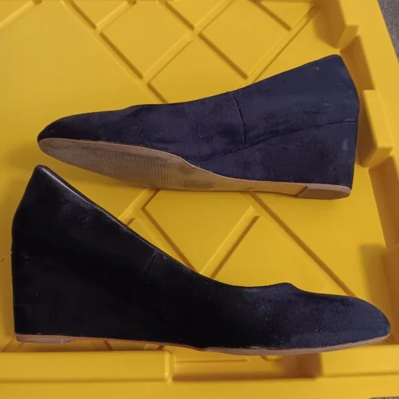 ❄️ LOFT Black Suede Wedge Heel Pumps Size 11 - Picture 5 of 9
